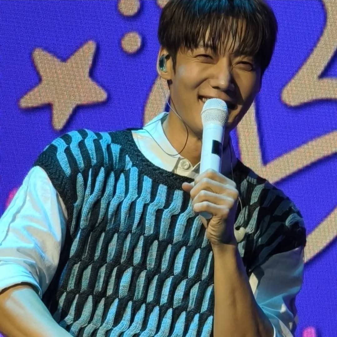 粉絲拍下的崔振赫瞬間