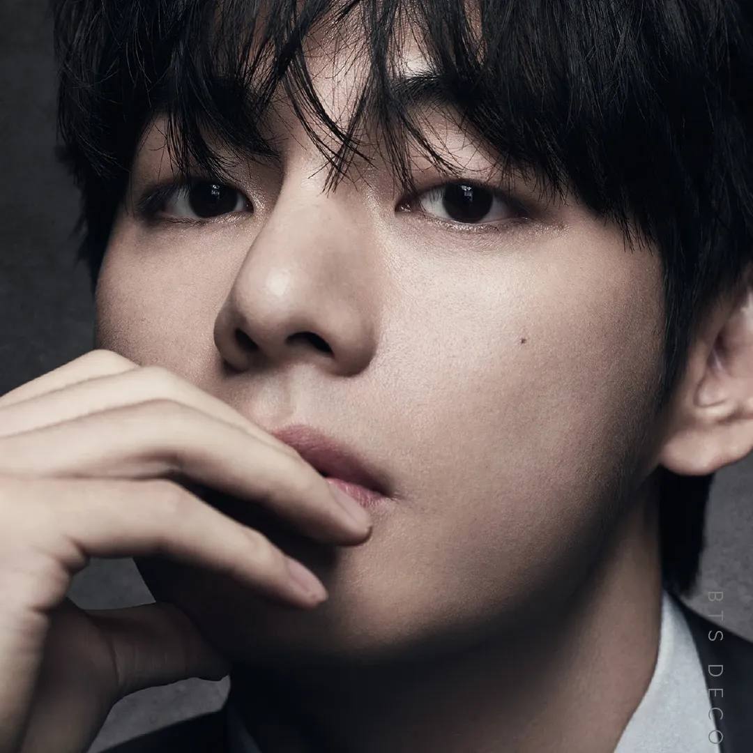 Recent activity shot of Kim Taehyung (V)
