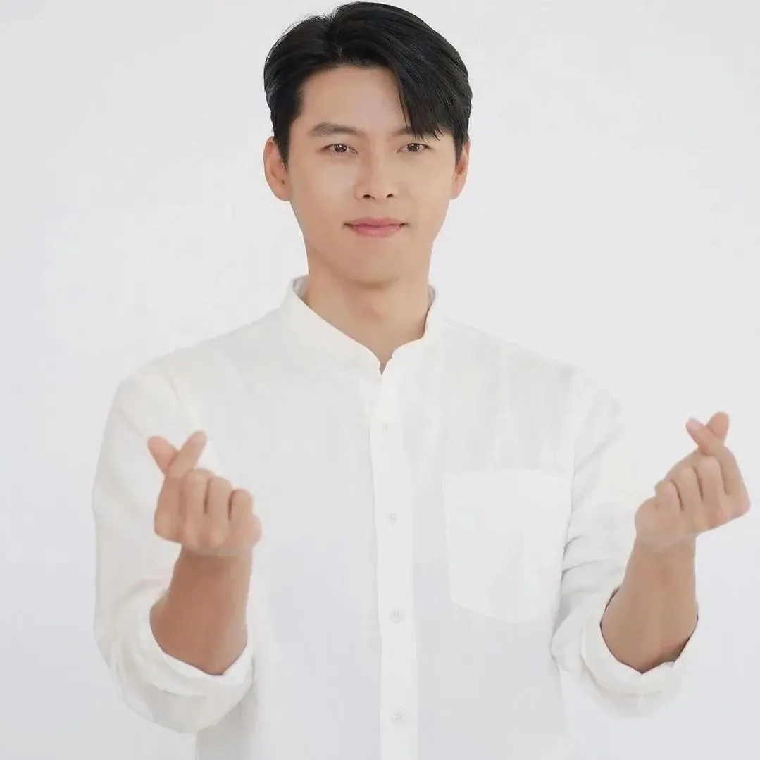 Foto kegiatan terbaru dari Hyun Bin