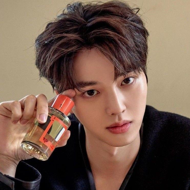 A moment captured by a fan of Song Kang