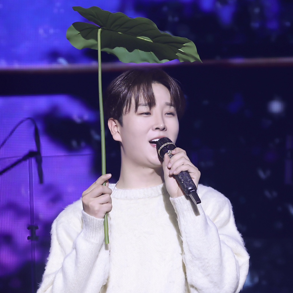 Recent activity shot of Song Minjun