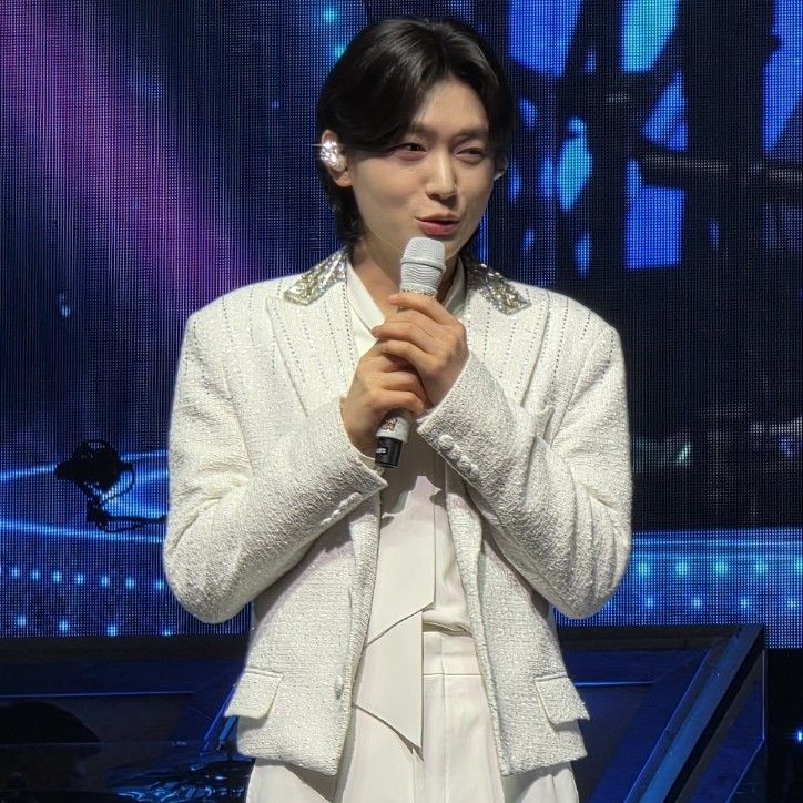 커뮤니티에서 화제된 인기 셀럽 콘텐츠