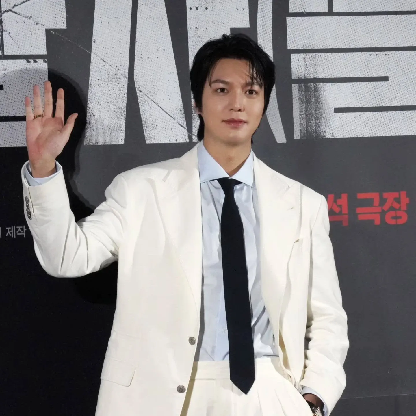 Behind-the-scenes cut of Lee Minho