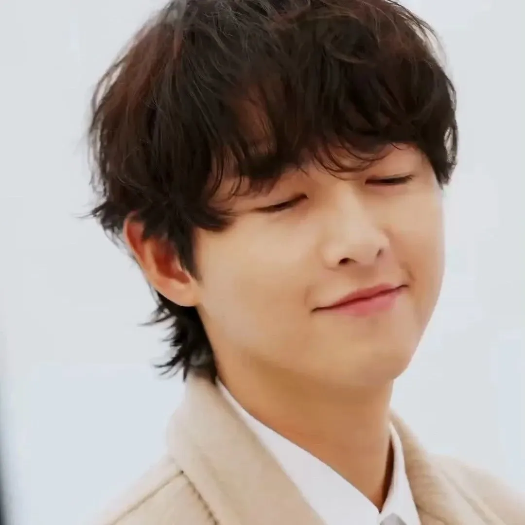 Behind-the-scenes cut of Song Joongki