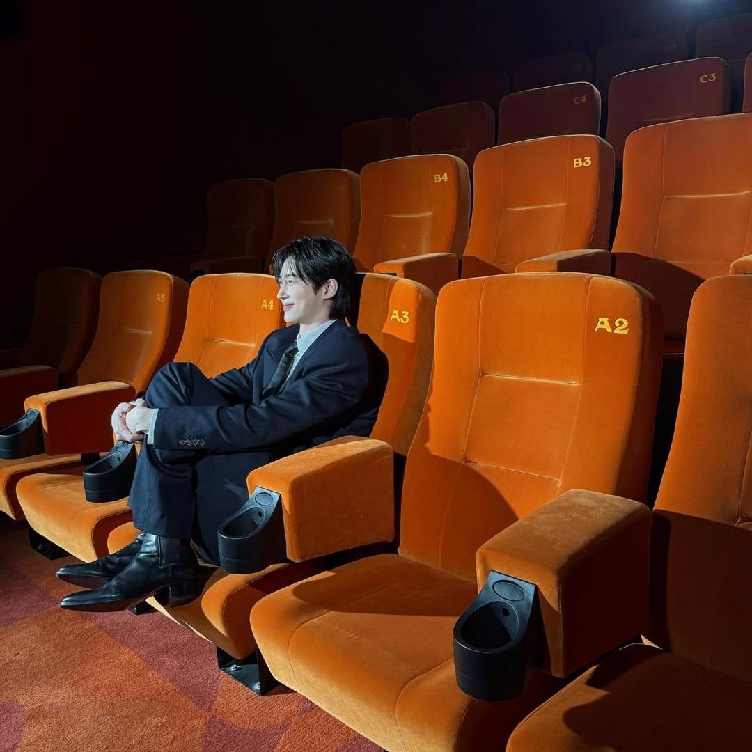 Behind-the-scenes cut of Byeon Wooseok