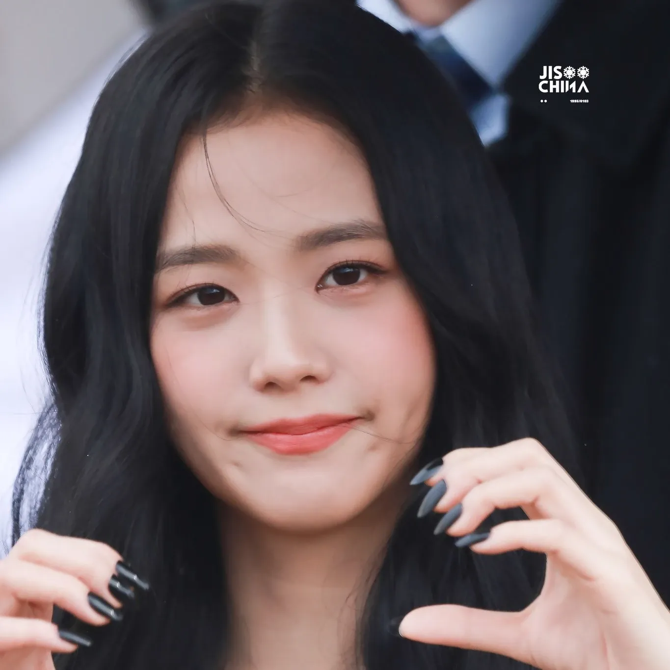 Behind-the-scenes cut of Jisoo (1995)