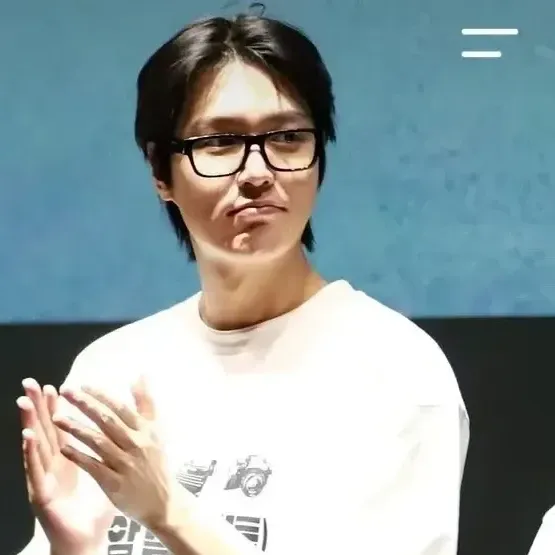 Recent activity shot of Lee Minho