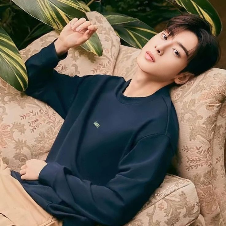 Recent activity shot of Cha Eunwoo