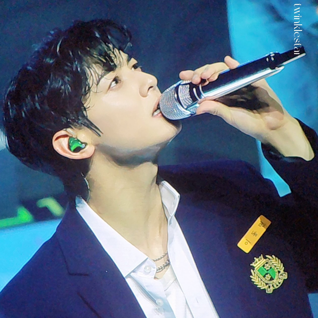 Behind-the-scenes cut of Cha Eunwoo