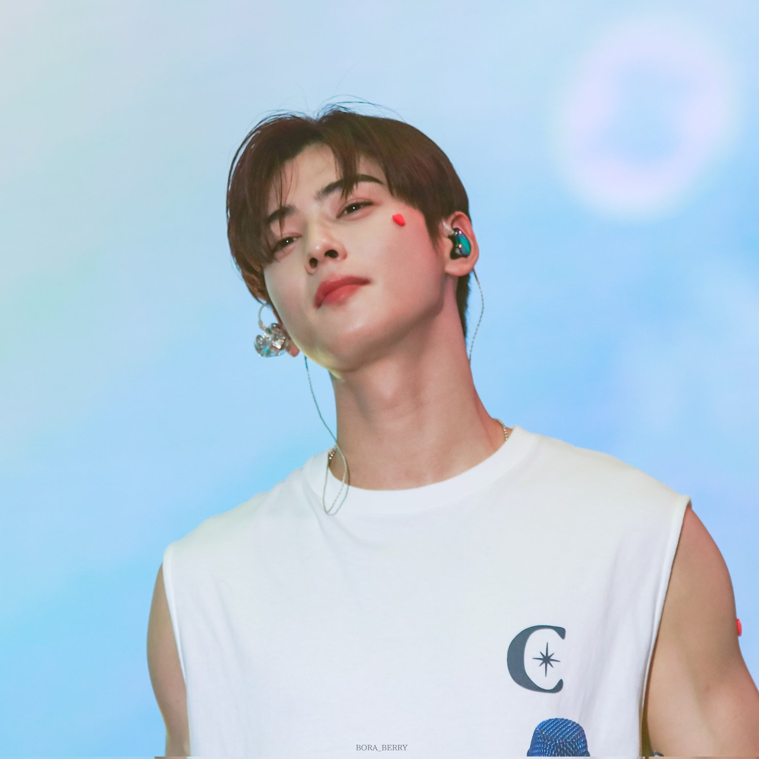 Recent activity shot of Cha Eunwoo