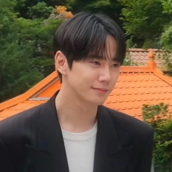 Latest photo of Lee Junyoung