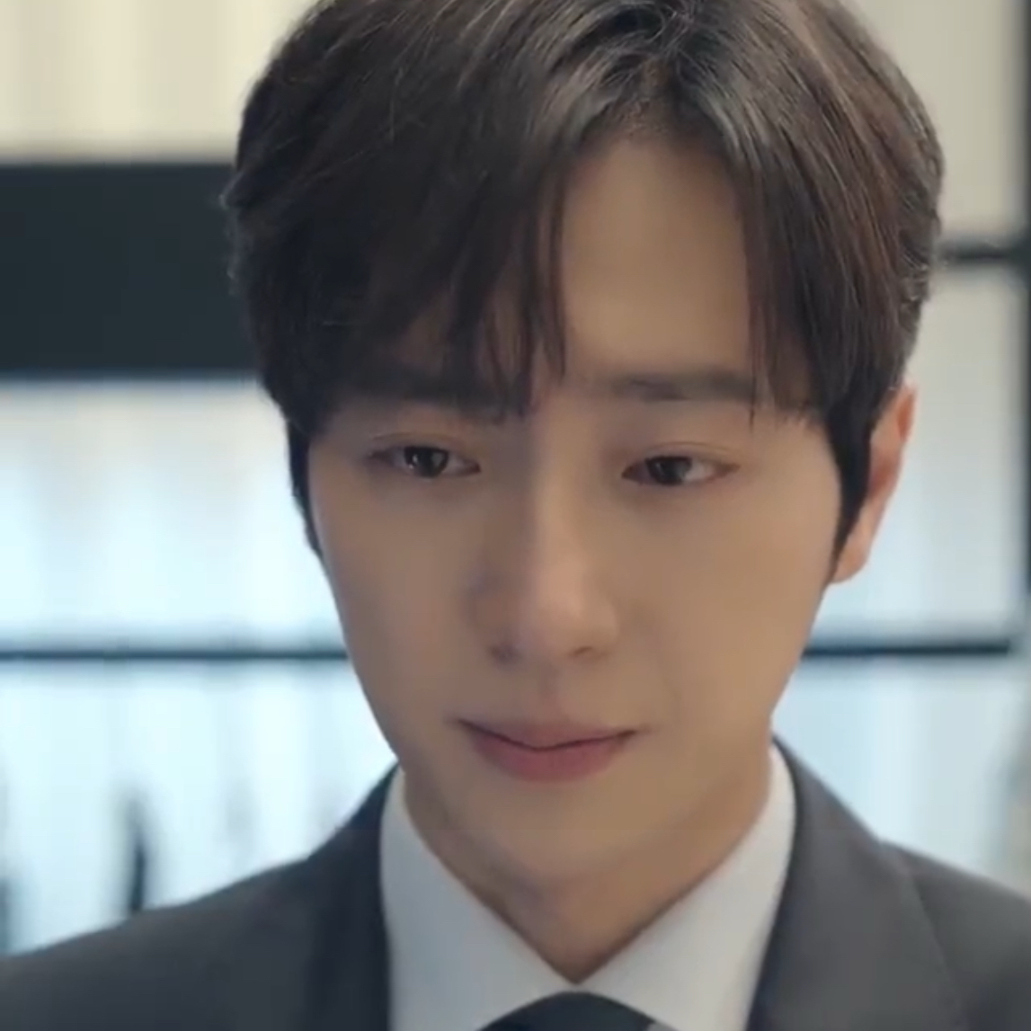 A moment captured by a fan of Lee Sangyeob