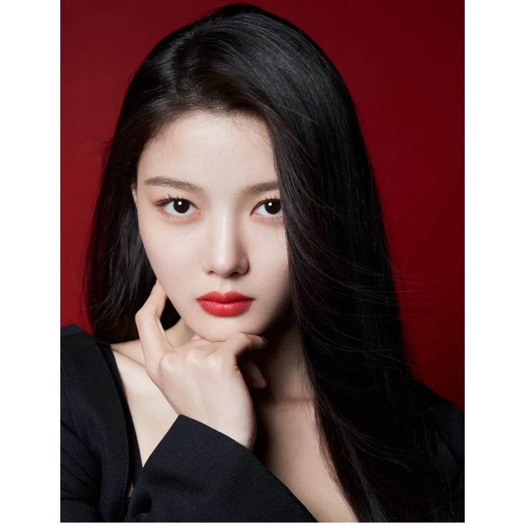 Behind-the-scenes cut of Kim Youjung