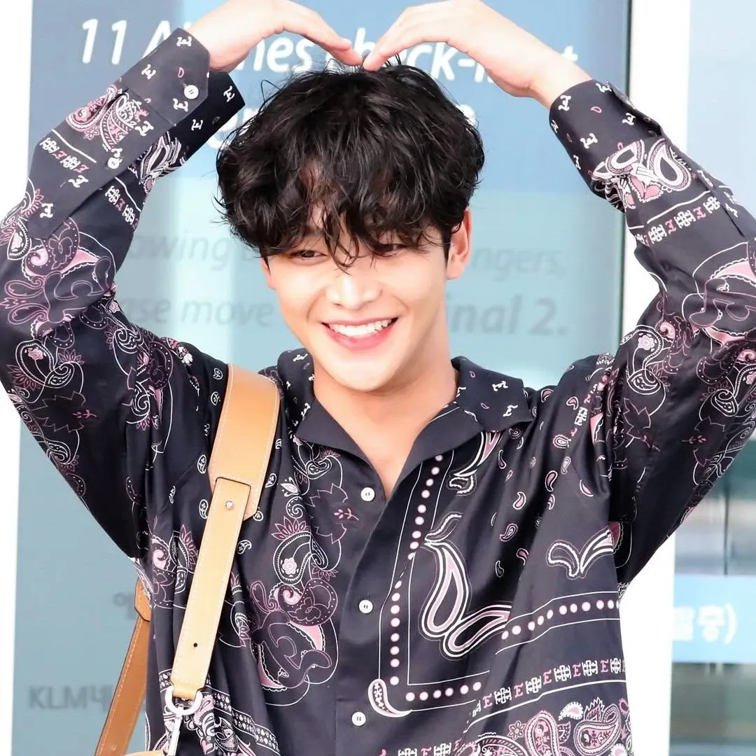 Foto terbaru dari Rowoon