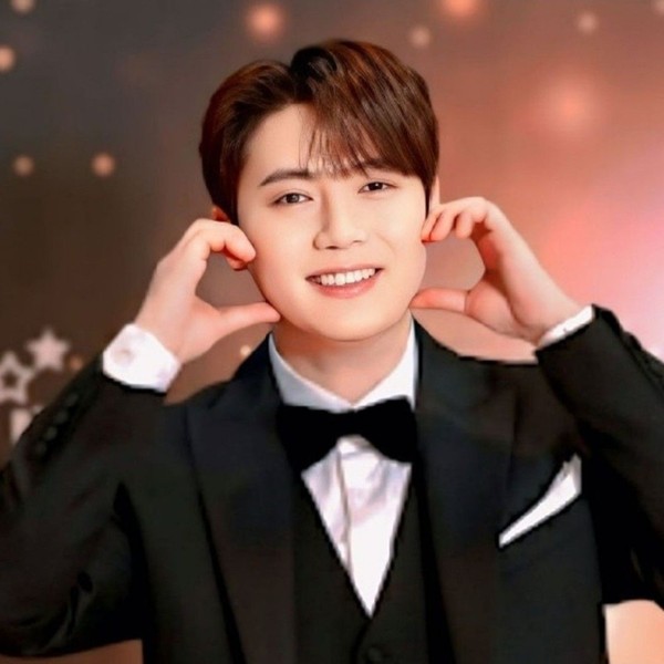 Today’s standout profile photo of Son Binah on Choeaedol Celeb