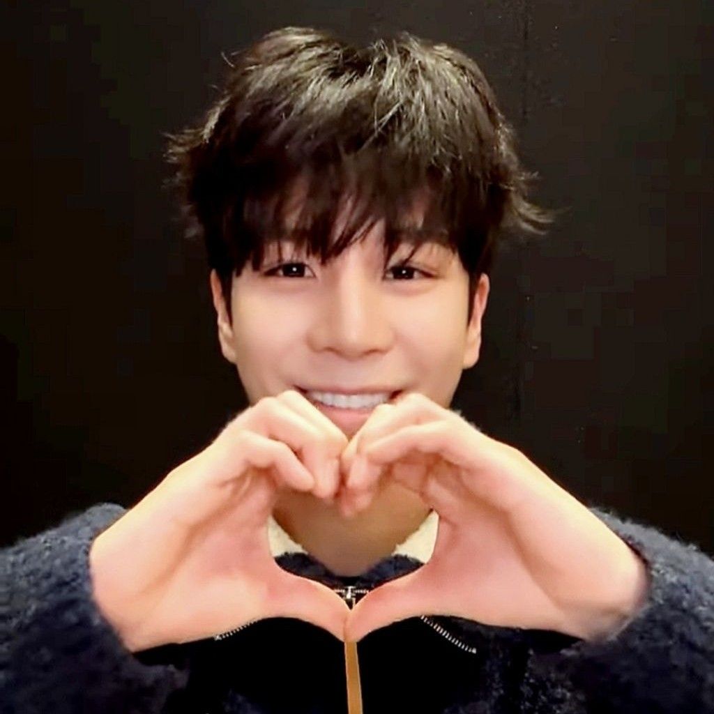 Momen yang diabadikan oleh penggemar Jeong Dongwon