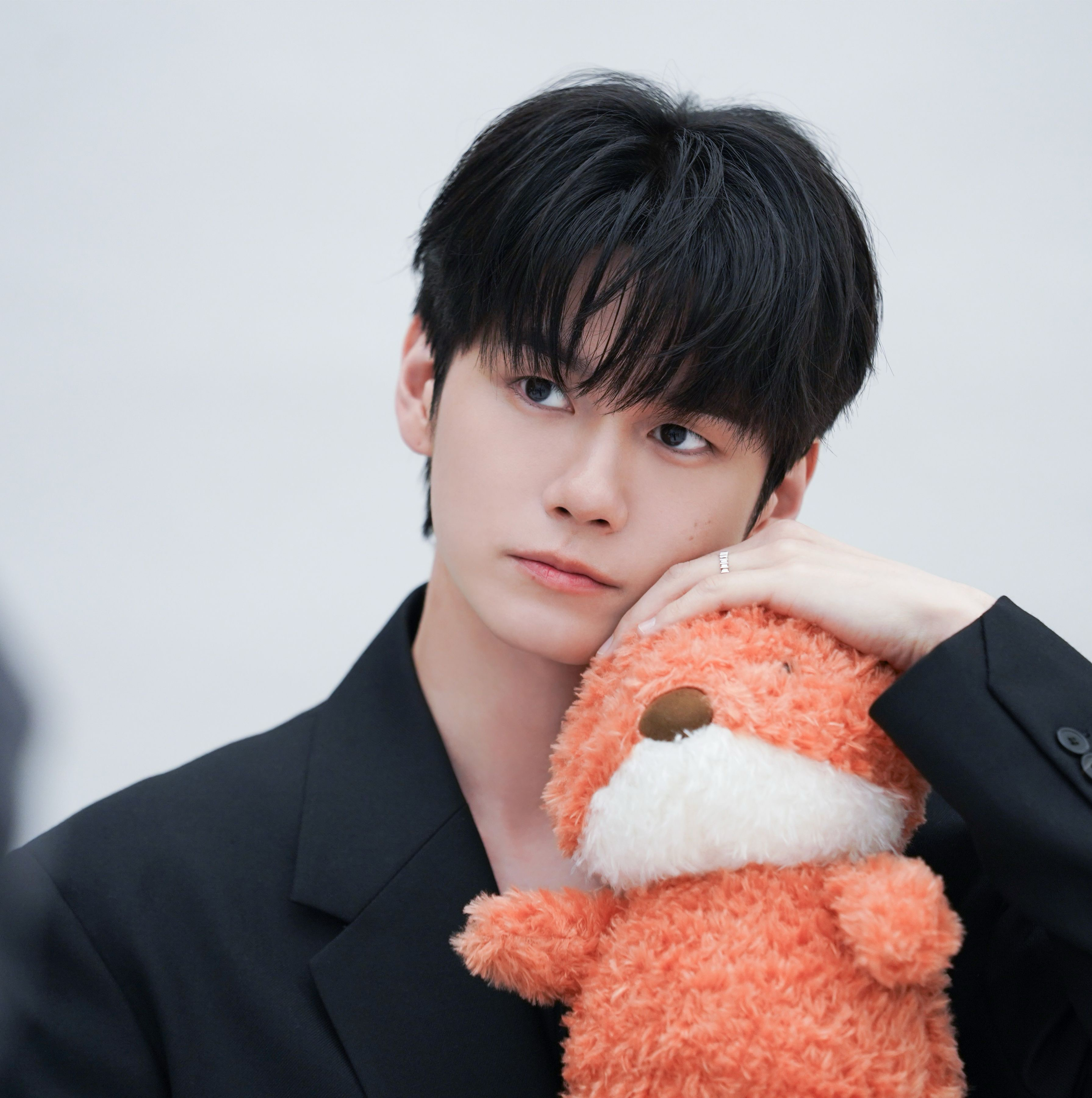 A moment captured by a fan of Ong Seongwu