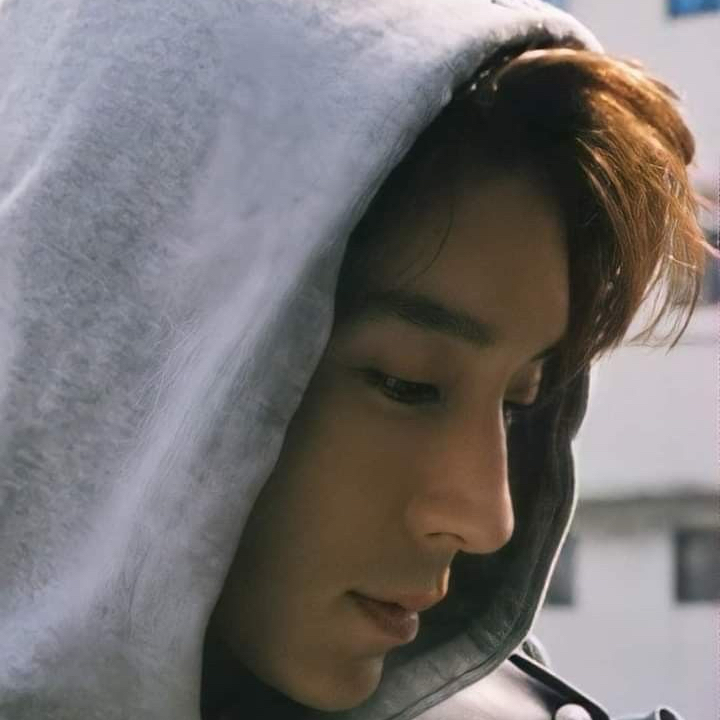 Behind-the-scenes cut of Lee Joongi