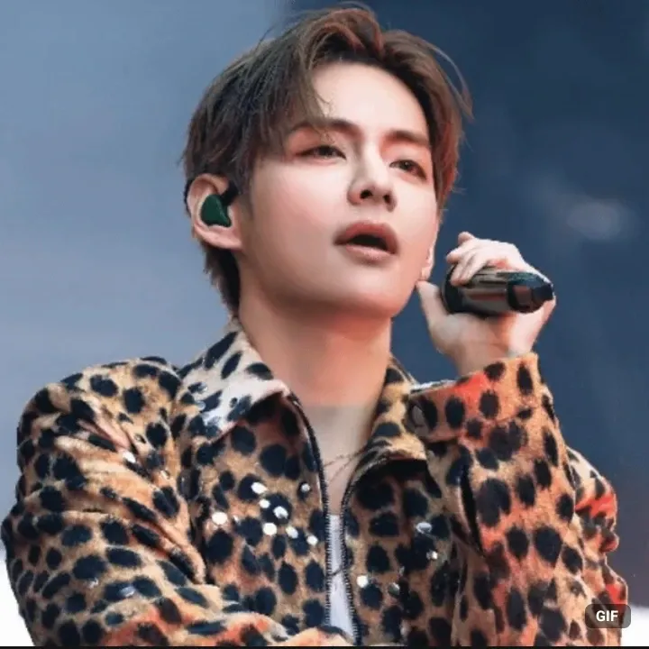 Latest photo of Kim Taehyung (V)