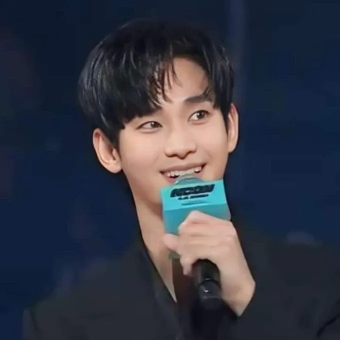 Behind-the-scenes cut of Kim Soohyun