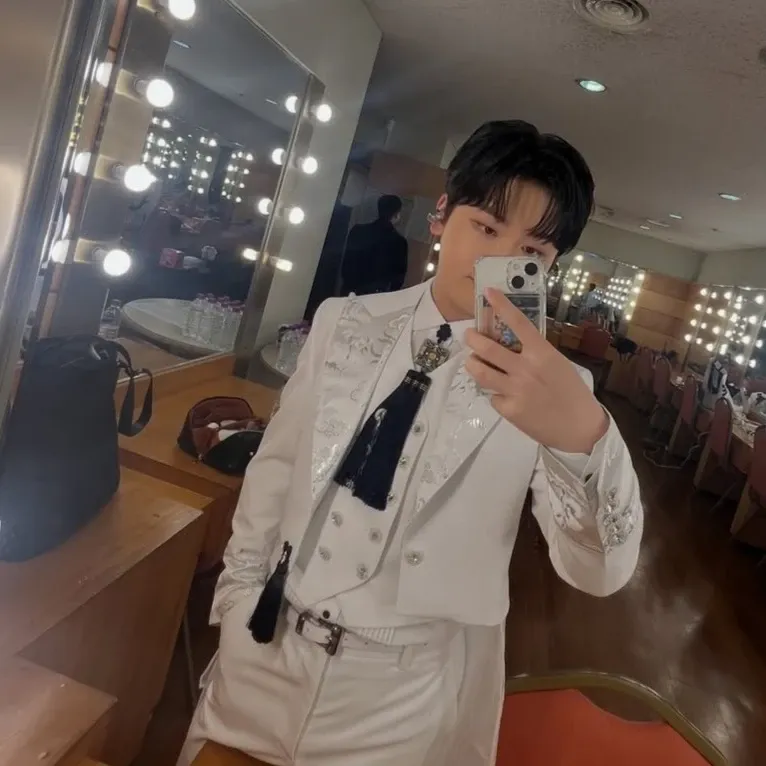 Behind-the-scenes cut of Park Sungon