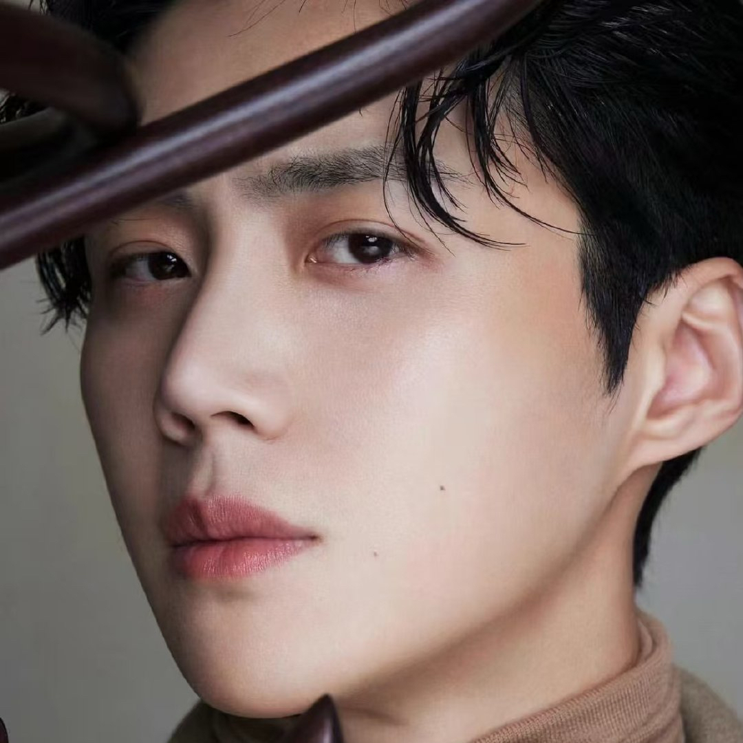 Behind-the-scenes cut of Kim Seonho