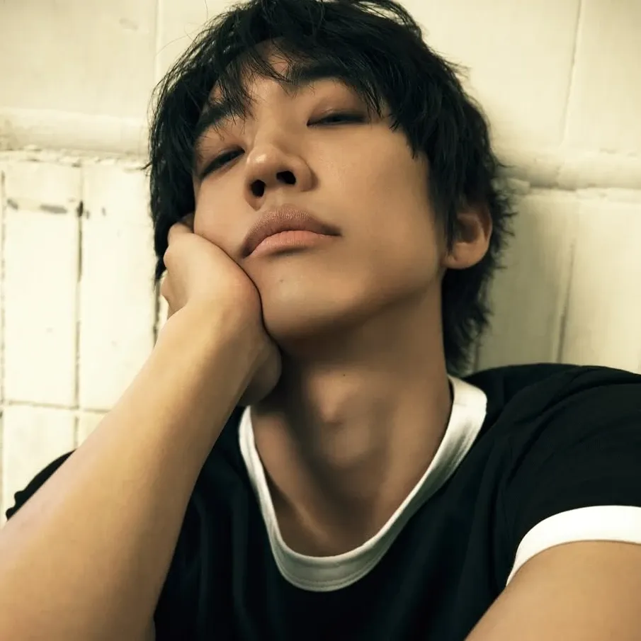 Recent activity shot of Lee Seungyoon