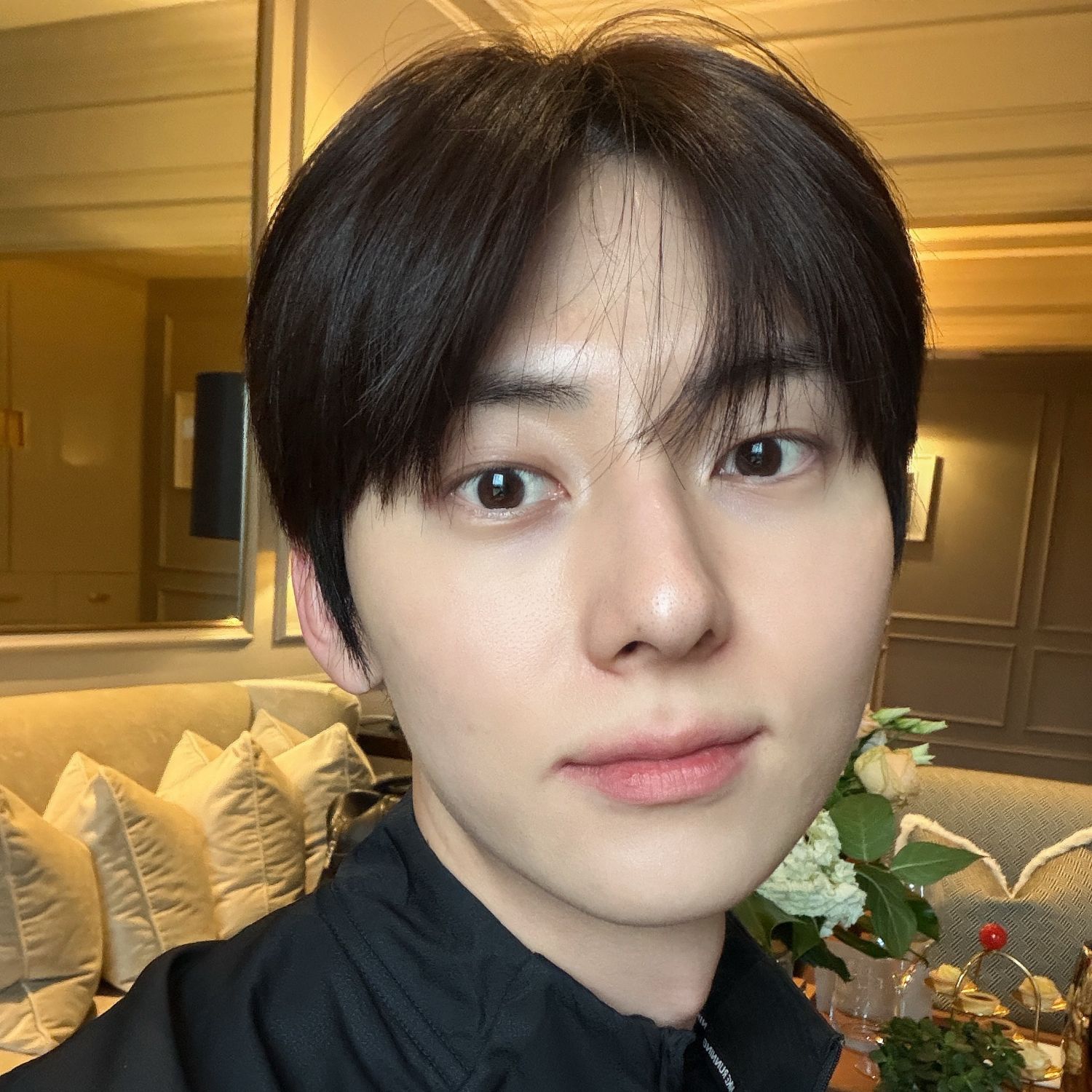 A moment captured by a fan of Hwang Minhyun