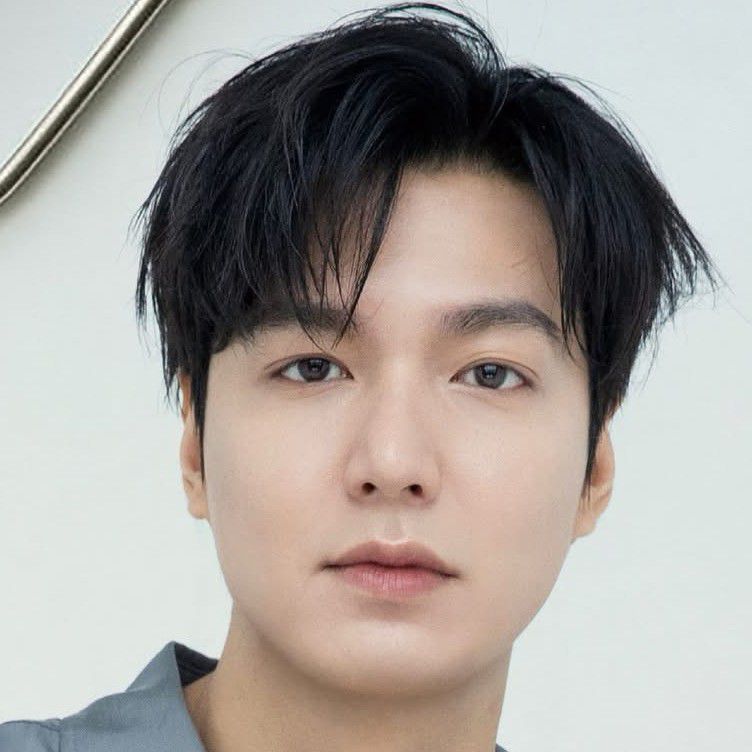 イ・ミンホの最近の活動ショット