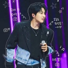 A moment captured by a fan of Hwang Yunsung