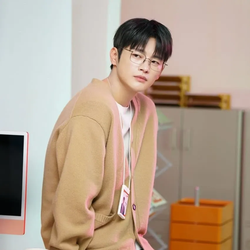 Momen yang diabadikan oleh penggemar Seo Inguk