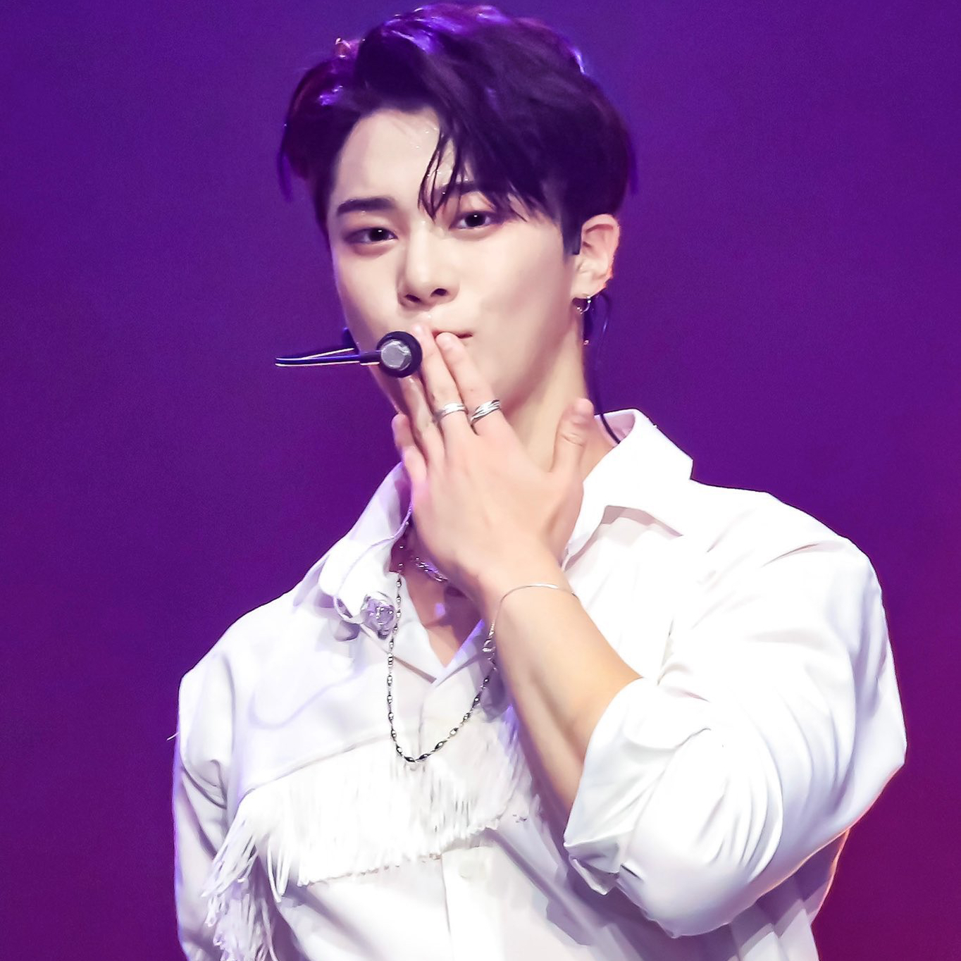 Behind-the-scenes cut of Cha Eunwoo