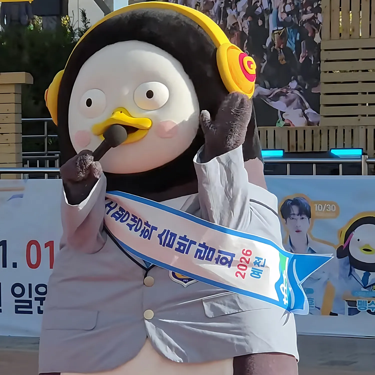 ペンスの最近の活動ショット