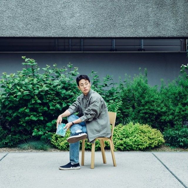 Behind-the-scenes cut of Park Jeongmin