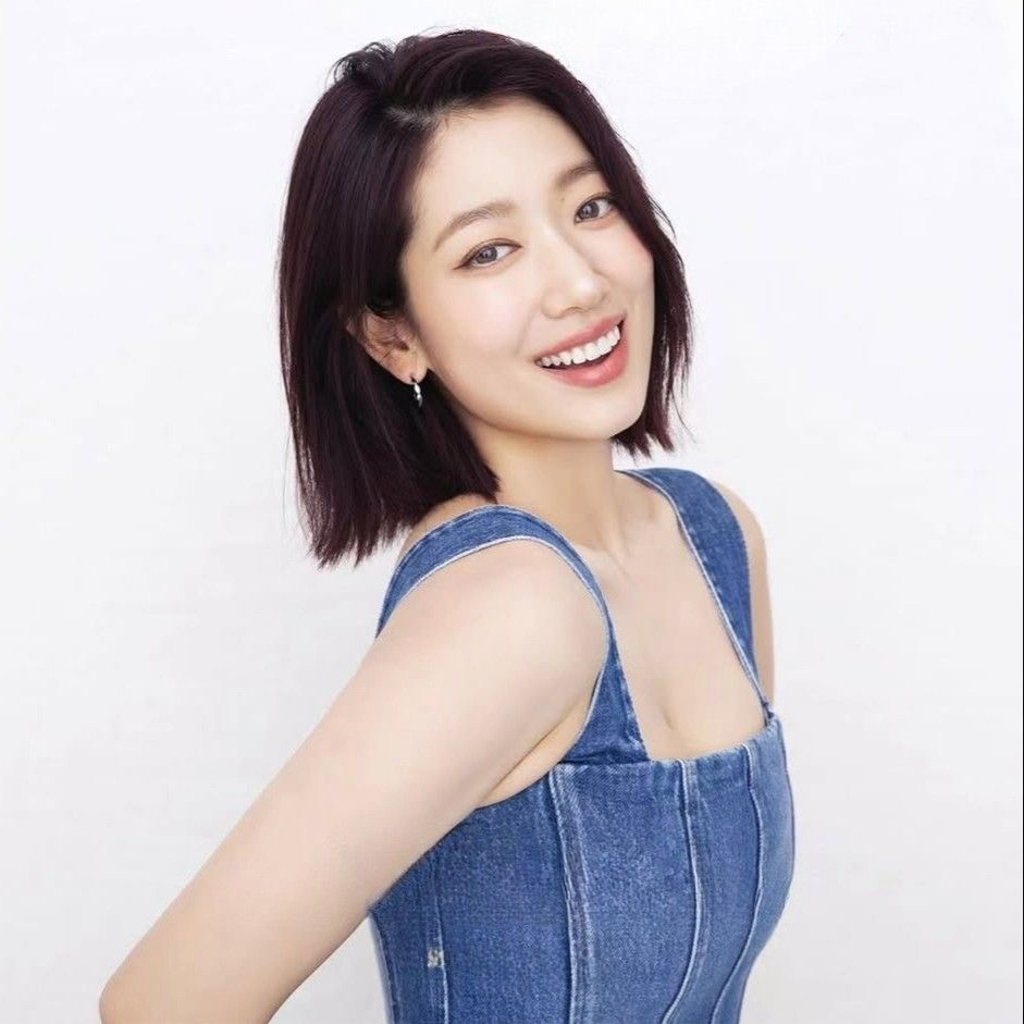 Latest photo of Park Shinhye