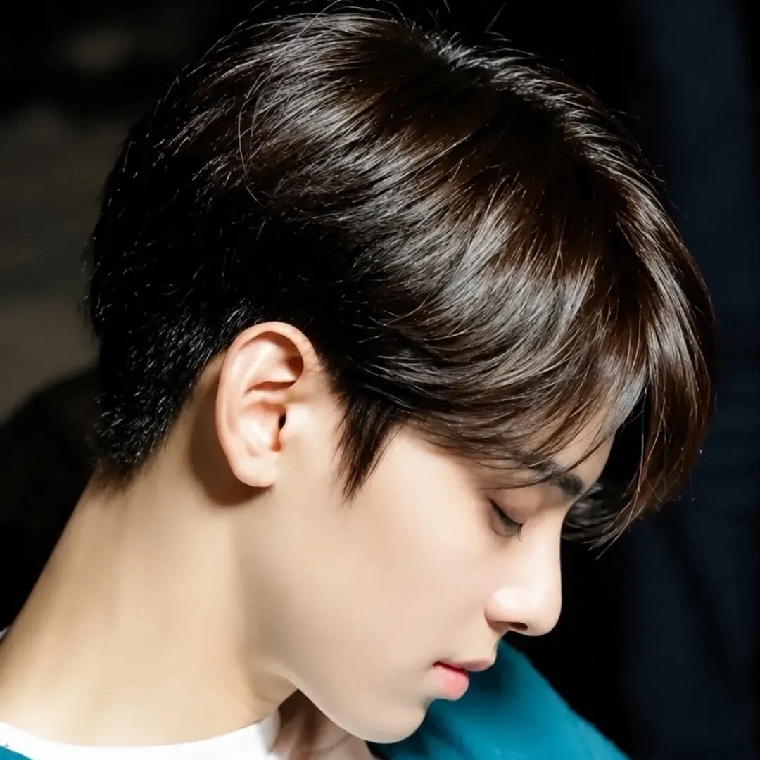 A moment captured by a fan of Cha Eunwoo