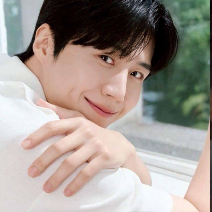 金宣虎的最新照片