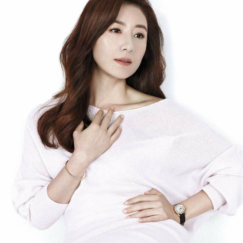 Latest photo of Kim Heeae