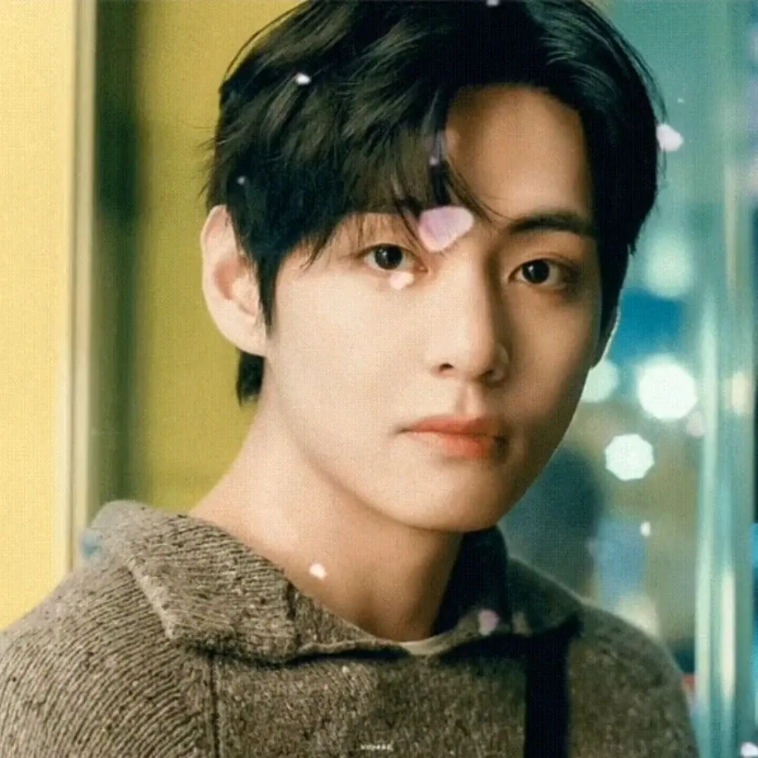 김태형 (뷔) 최근 활동샷