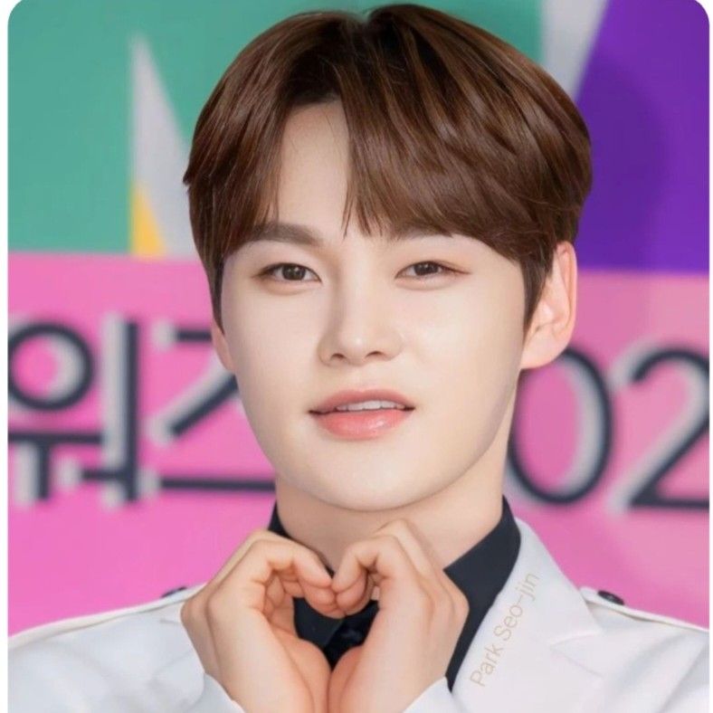 Foto terbaru dari Park Seojin