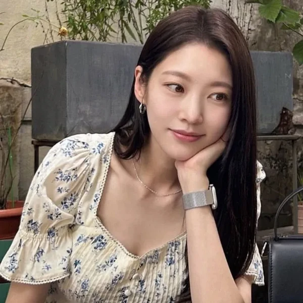 Representative photo of Gong Seungyeon showing their charm