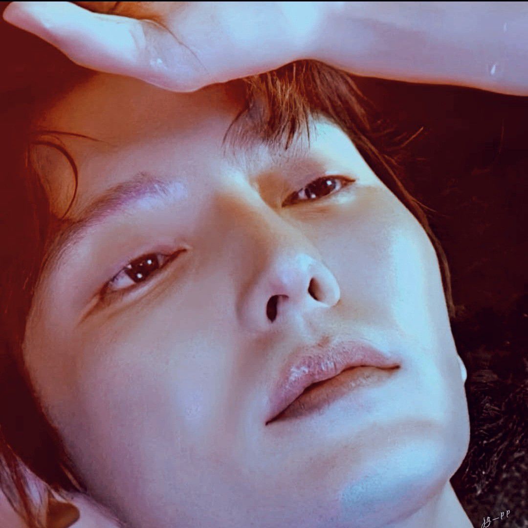 A moment captured by a fan of Lee Joongi