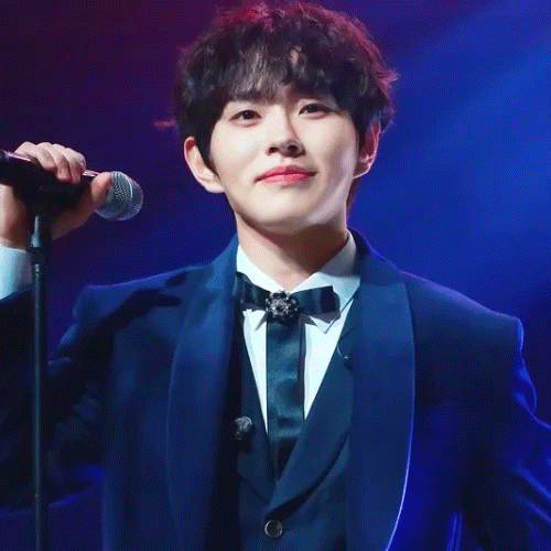 A moment captured by a fan of Lee Byeongchan