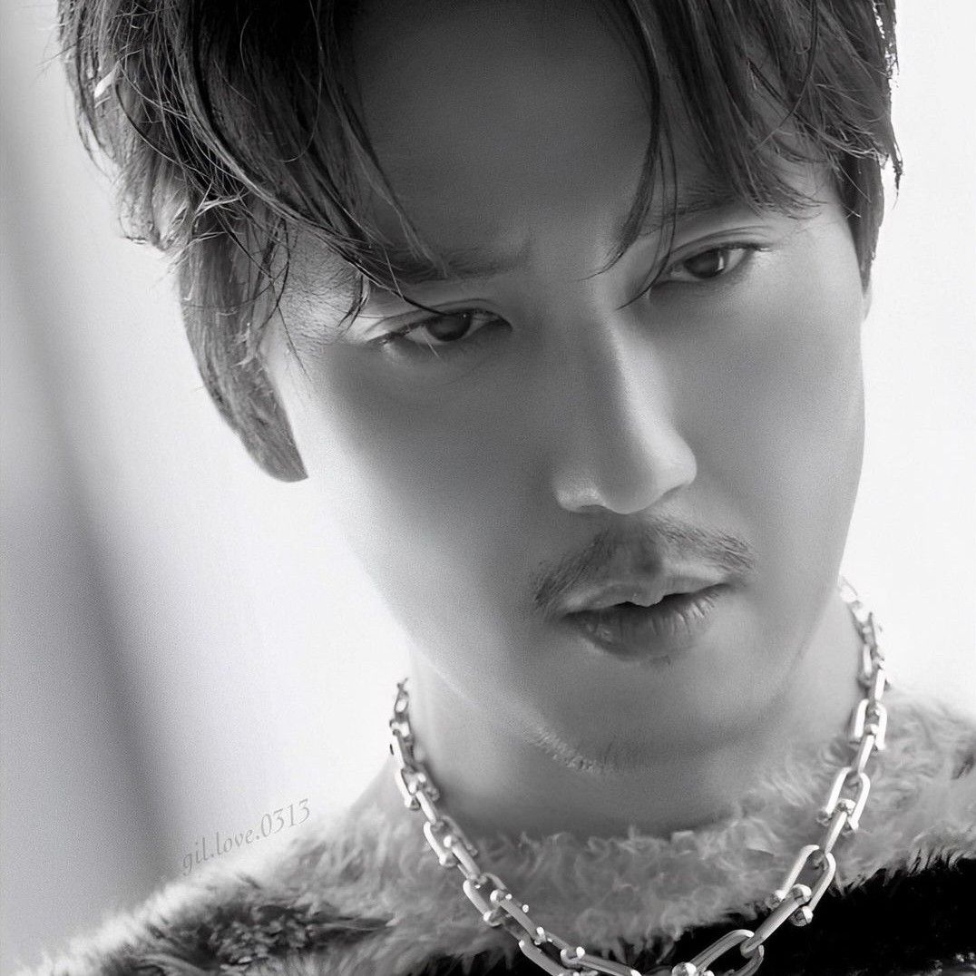 Behind-the-scenes cut of Kim Namgil