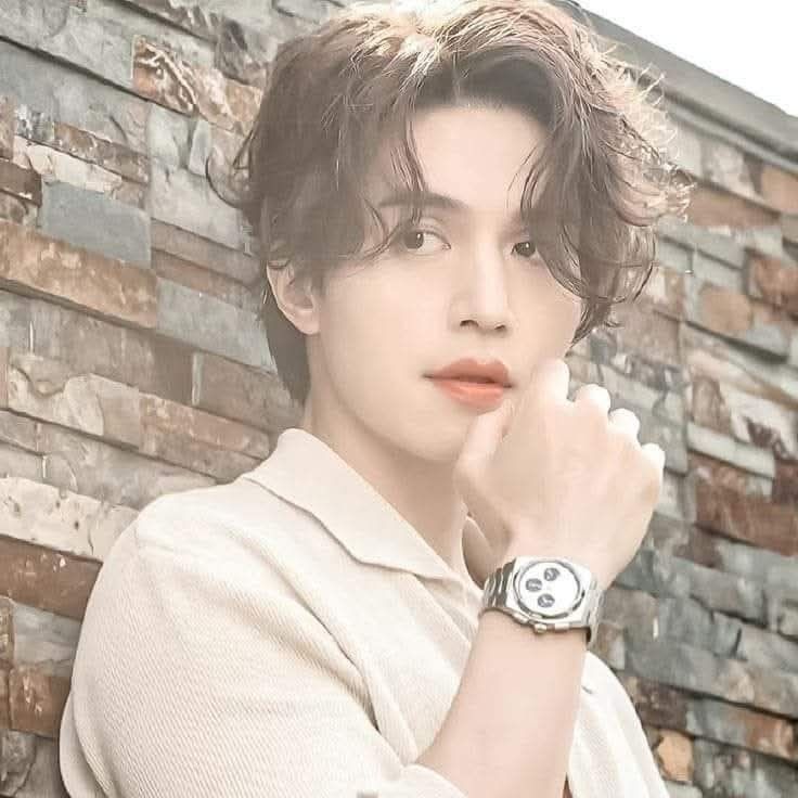 Behind-the-scenes cut of Lee Dongwook