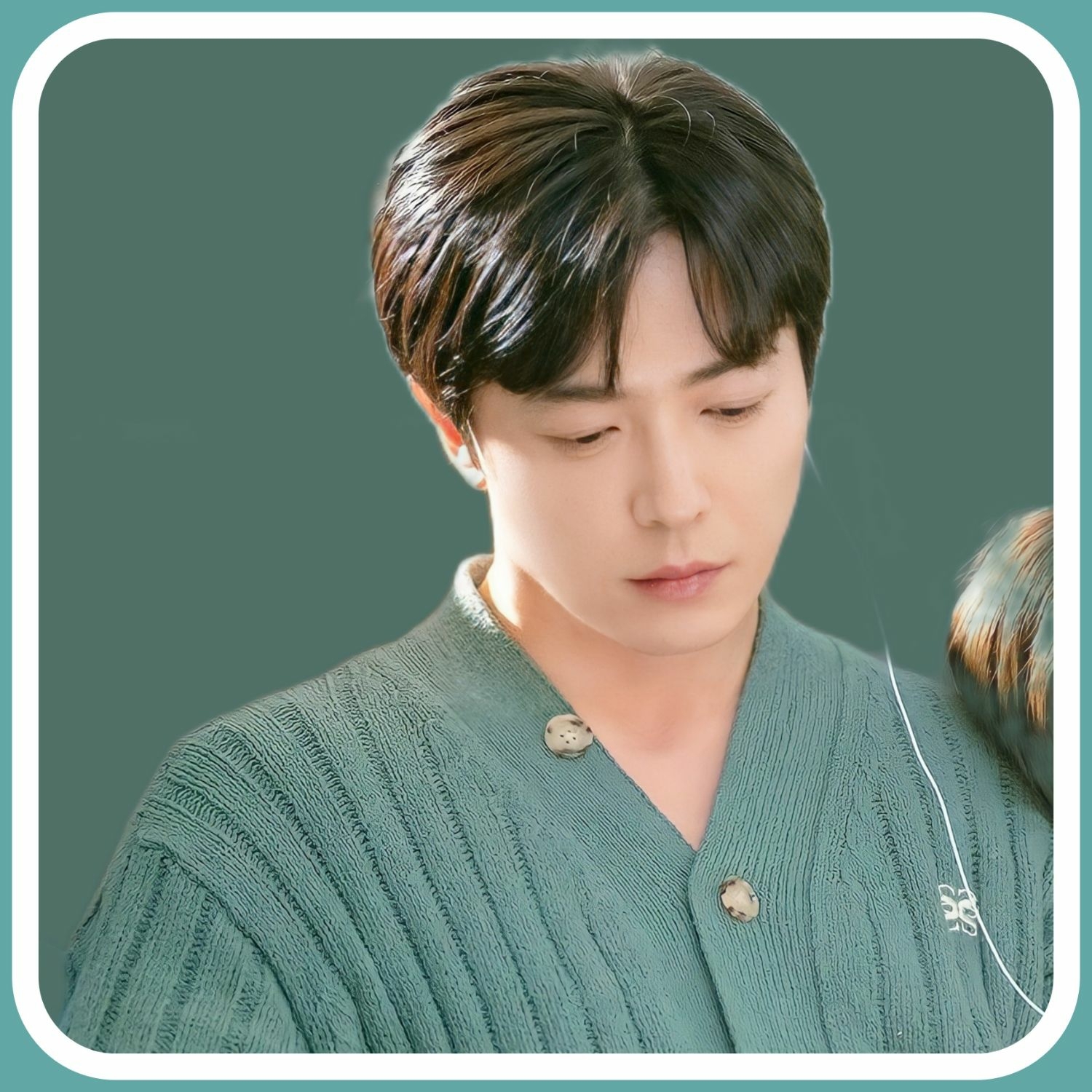 Behind-the-scenes cut of Kim Jaewook