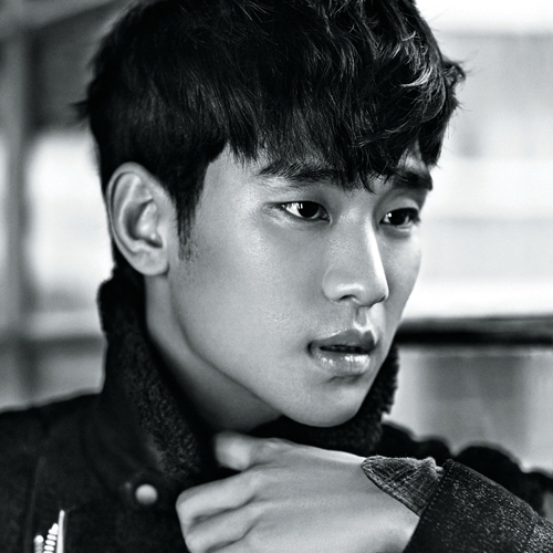 金秀贤的最新照片