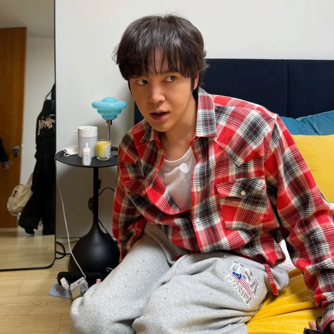 Recent activity shot of Jang Geunsuk