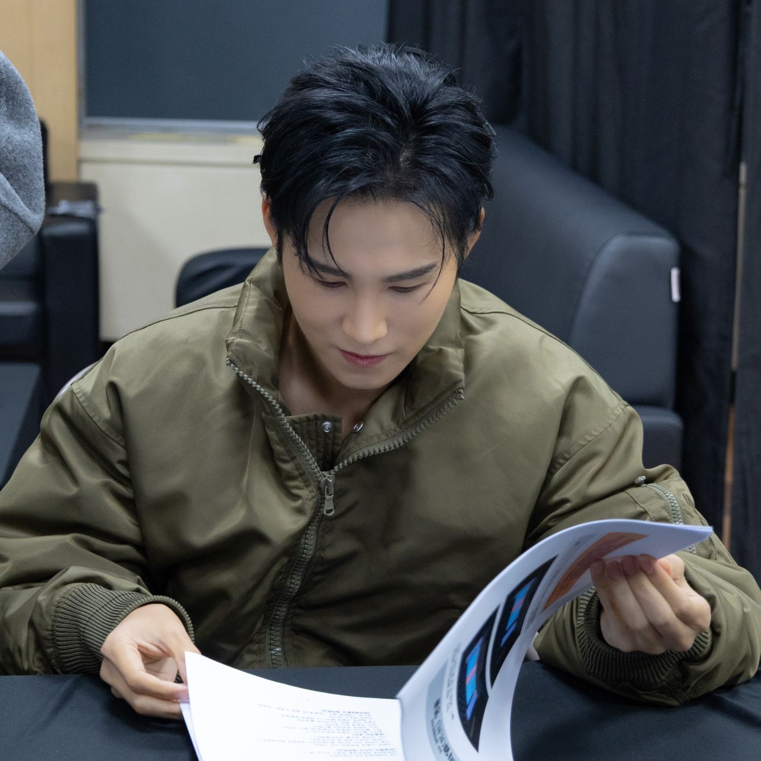 Cuplikan di balik layar dari Kim Heejae