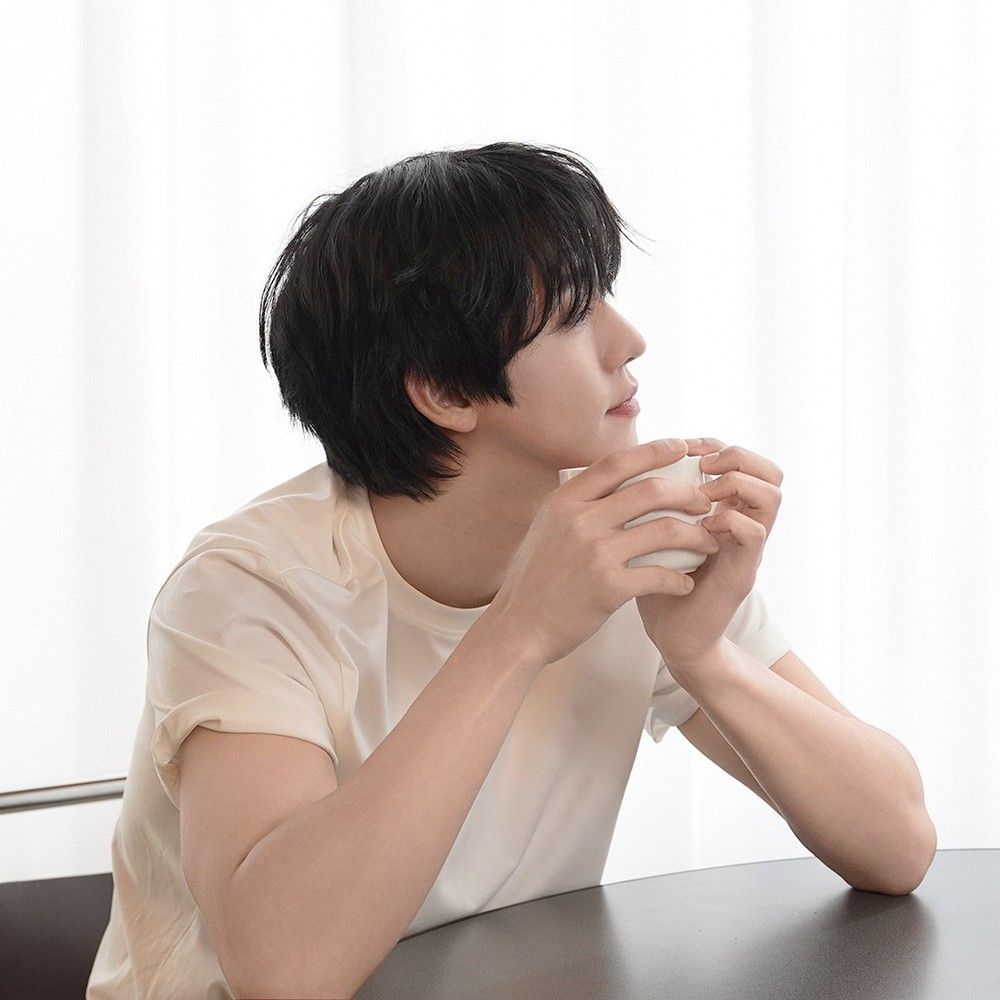 粉丝拍下的安孝燮瞬间